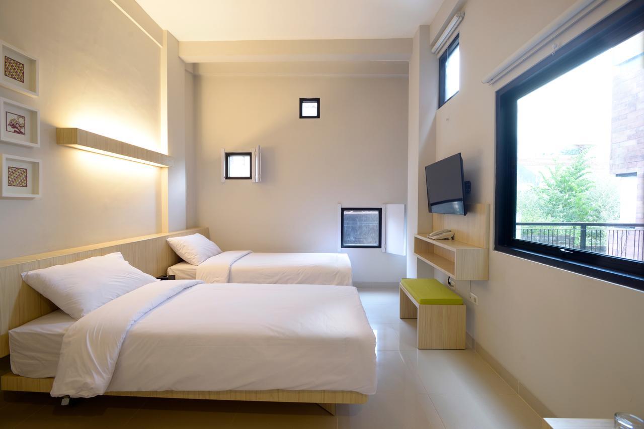 Arjuna Hotel Batu City Экстерьер фото